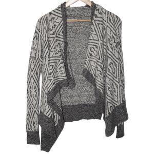 Womens Abercrombie & Fitch Gray White Knit Patterned Cardigan Sweater Size XS/S